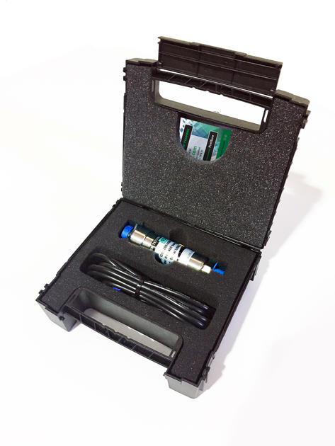 Pressure and leak test kit including software