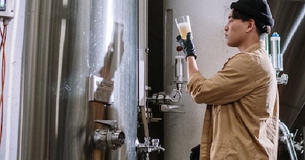 How Refractometers Improve Beer Production